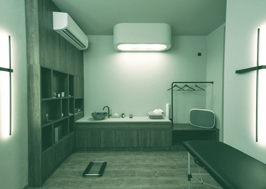 Calm clinic treatment room